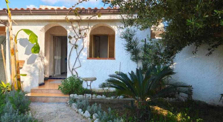 Vacation home with 2 rooms for 4 persons in Ricadi