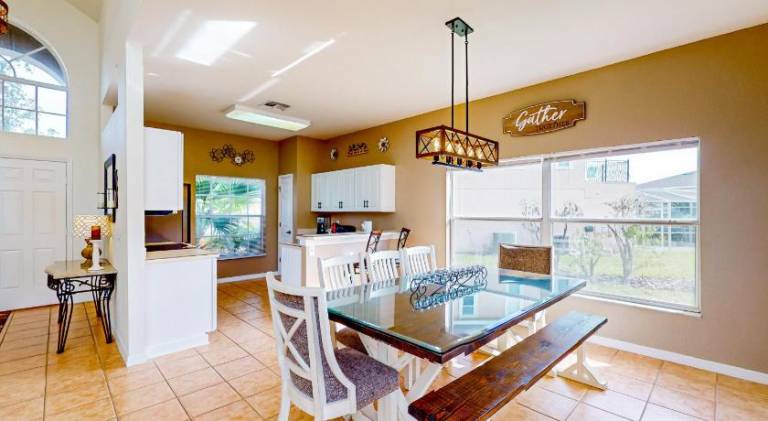Vacation home with pool | Pet-friendly — photo 4