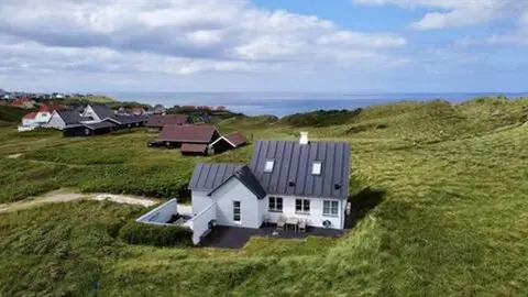 Fiskerhus i første klitrække ved Lønstrup