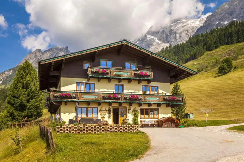 Ferienhaus mit Hund in Mühlbach am Hochkönig für max. 18 Personen Ferienhaus mit Hund in Mühlbach am Hochkönig für max. 18 Personen