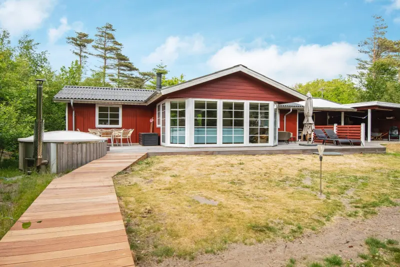     
Ferienhaus ∙ 6 Gäste ∙ 3 Schlafzimmer
