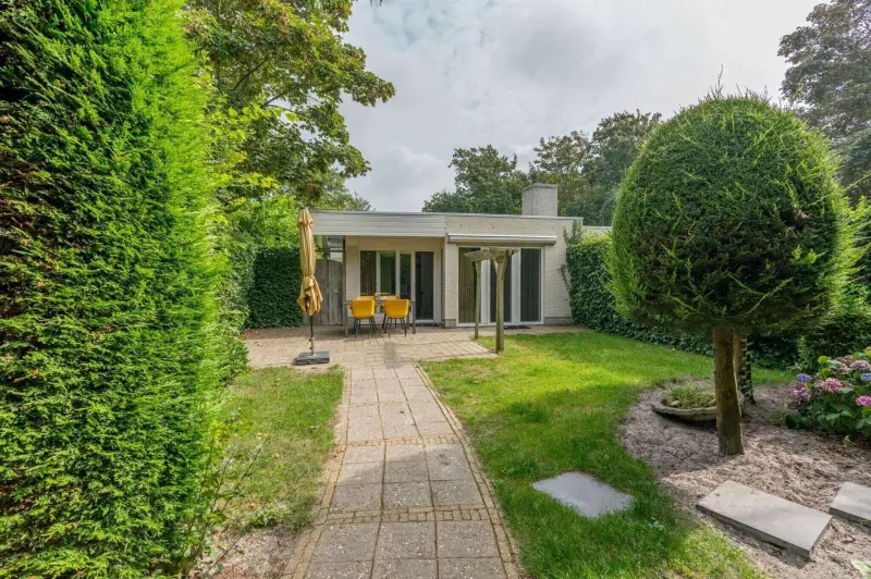    
Ferienhaus ∙ 4 Gäste ∙ 2 Schlafzimmer
