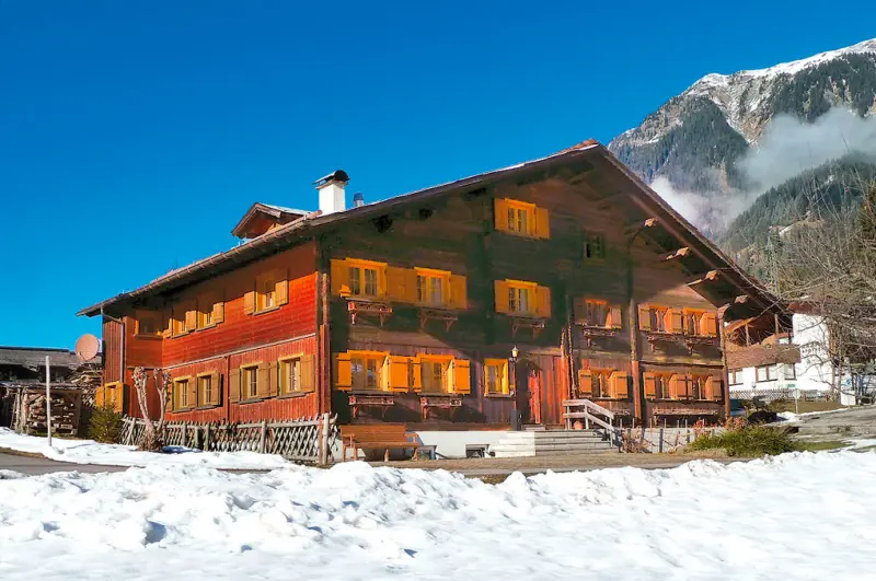     
Ferienhaus ∙ 17 Gäste ∙ 8 Schlafzimmer
