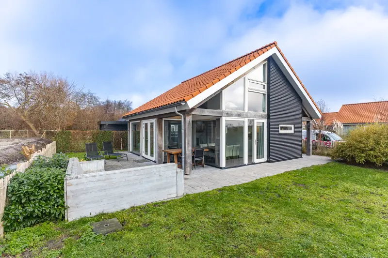 Ferienhaus mit Terrasse und Garten