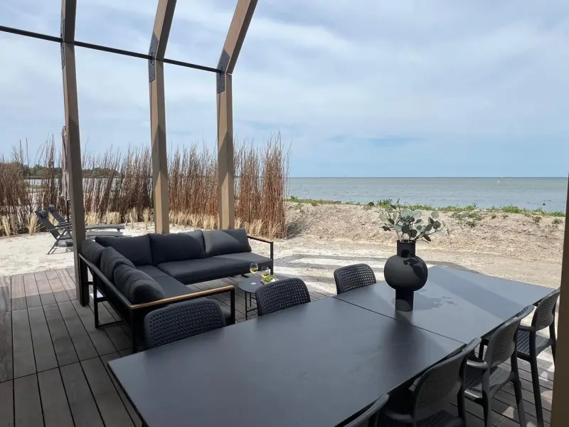     
Ferienhaus ∙ 8 Gäste ∙ 4 Schlafzimmer
