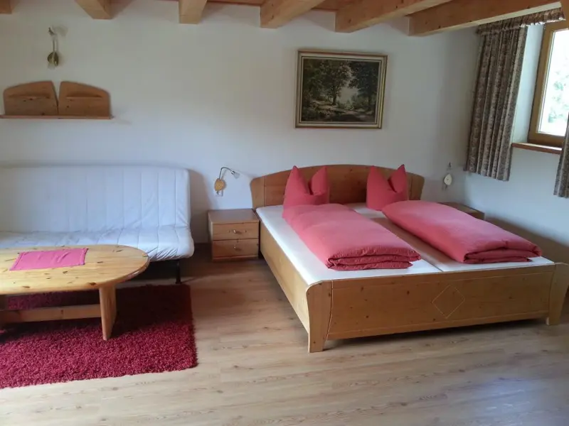 Ferienwohnung mit Hund in Natters, Innsbruck-Igls für max. 7 Personen Ferienwohnung mit Hund in Natters, Innsbruck-Igls für max. 7 Personen