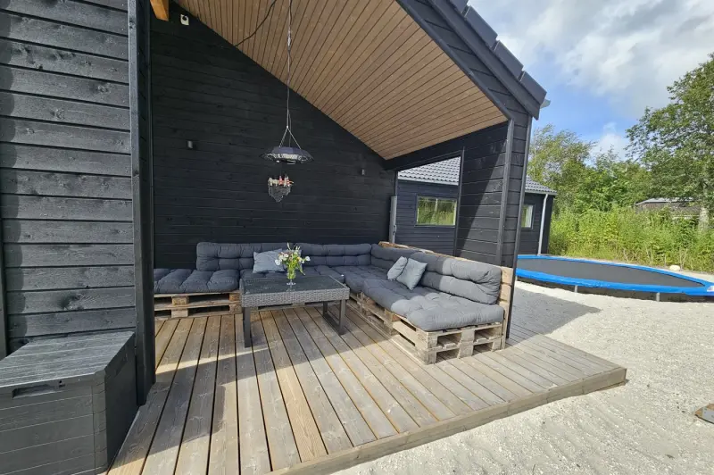 Ferienhaus mit Hund in Bratten Strand fuer max. 12 Personen