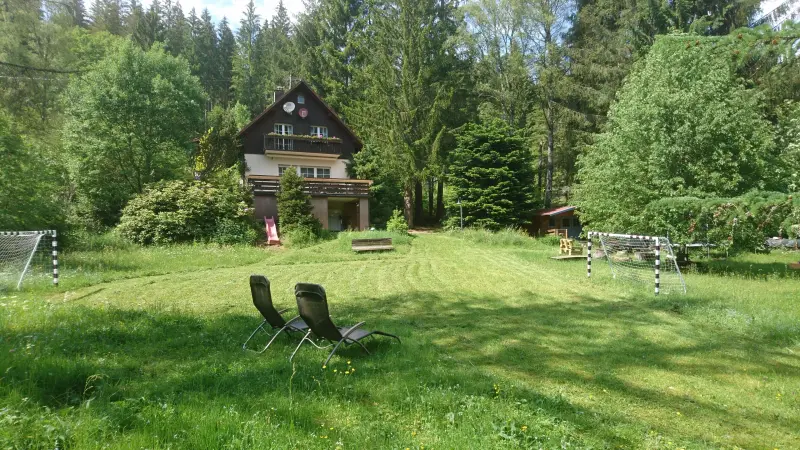     
Ferienhaus ∙ 6 Gäste ∙ 3 Schlafzimmer
