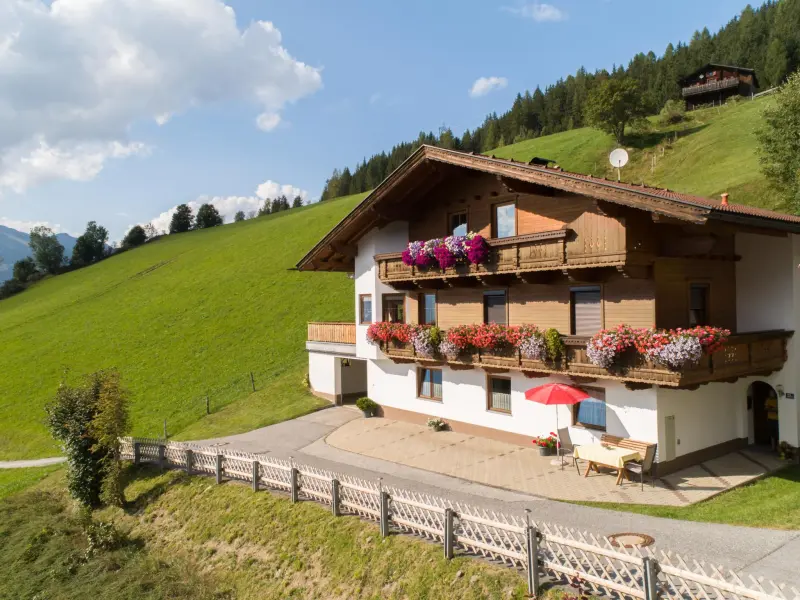 Ferienwohnung mit Hund in Gerlosberg für max. 4 Personen Ferienwohnung mit Hund in Gerlosberg für max. 4 Personen