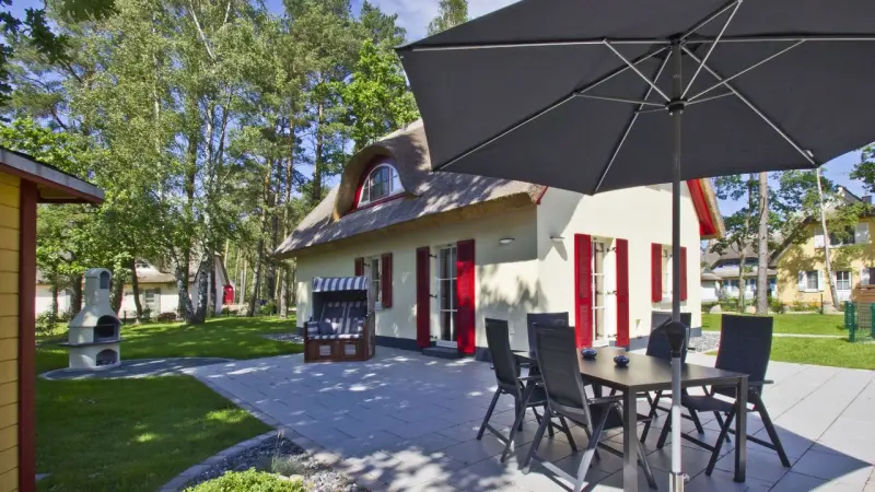 Ferienhaus mit Terrasse, Sauna und Garten