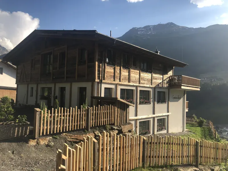 Ferienwohnung mit Hund in Sölden für max. 2 Personen Ferienwohnung mit Hund in Sölden für max. 2 Personen