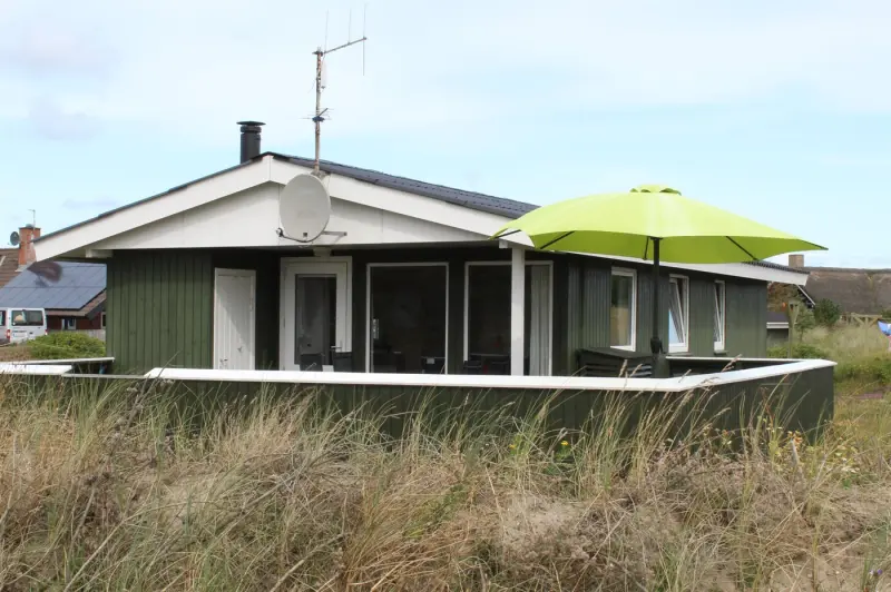 Ferienhaus mit Hund in Bjerregård Strand fuer max. 4 Personen
