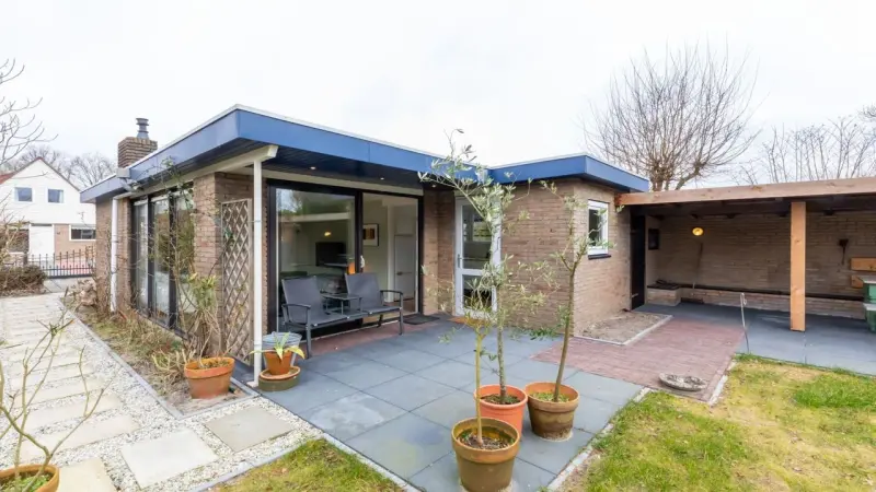 Voll ausgestattetes charmantes Ferienhaus mit Terrasse und Garten | Nah am Strand | Haustiere sind willkommen