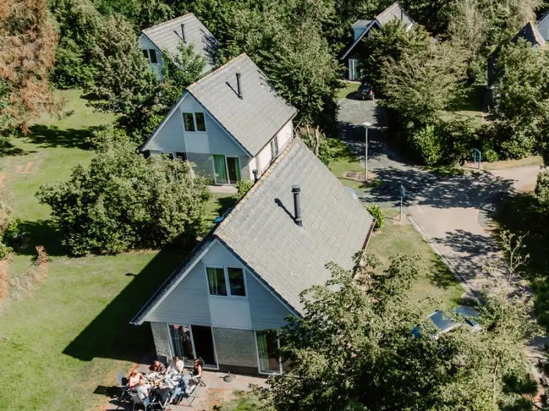 Ferienhaus mit beheiztem Pool und Terrasse