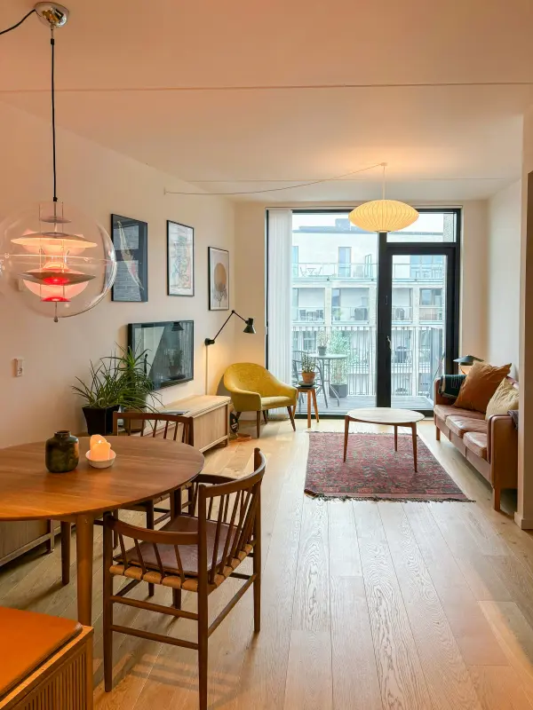 Taglejlighed med to altaner nær Vesterbro