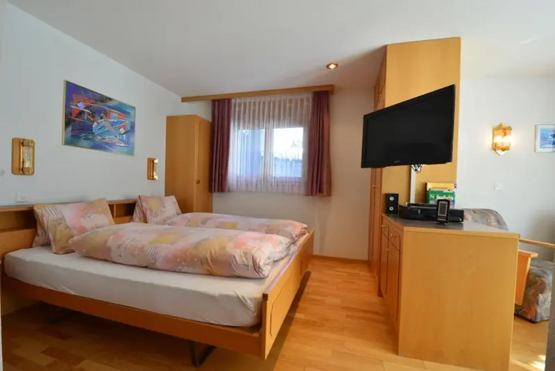 Ferienwohnung mit Hund in Saas-Fee für max. 2 Personen Ferienwohnung mit Hund in Saas-Fee für max. 2 Personen
