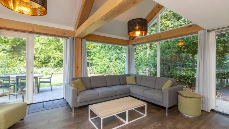 Voll ausgestattetes gemütliches Ferienhaus mit Terrasse und Garten | Neben dem Strand | Haustiere sind willkommen