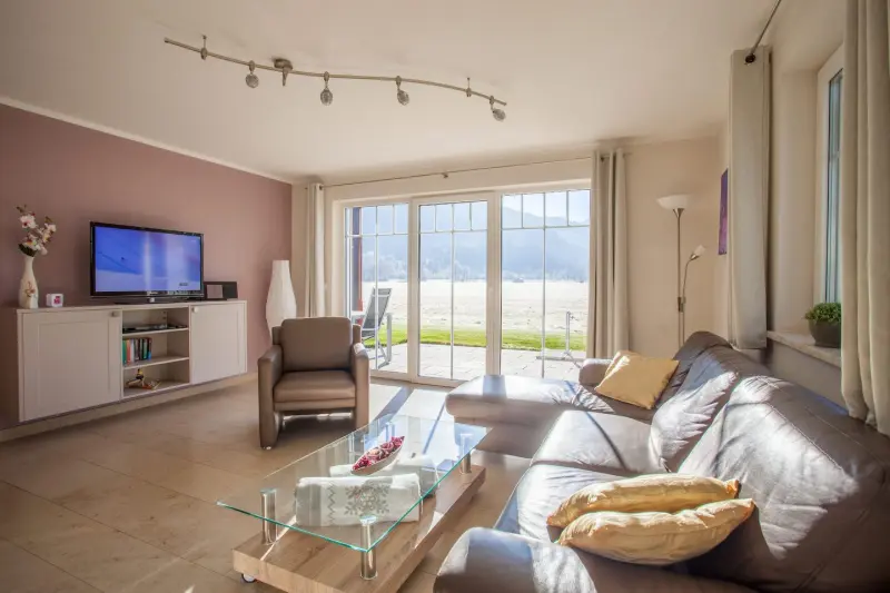 Ferienwohnung mit Hund in Farchant für max. 4 Personen Ferienwohnung mit Hund in Farchant für max. 4 Personen