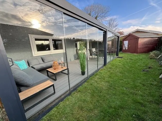 Strandnahes Ferienhaus NR. 2 mit Wintergarten grosser uneinsehbarer Garten