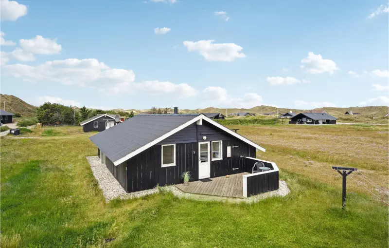 Ferienhaus mit Hund in Houvig Strand fuer max. 4 Personen
