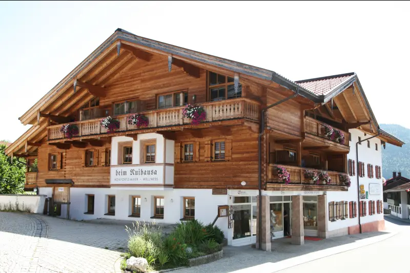 Ferienwohnung mit Hund in Reit im Winkl, Bayern, Deutschland