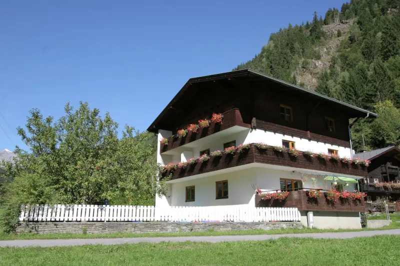 Ferienwohnung mit Hund in Feld, Matrei in Osttirol für max. 2 Personen Ferienwohnung mit Hund in Feld, Matrei in Osttirol für max. 2 Personen