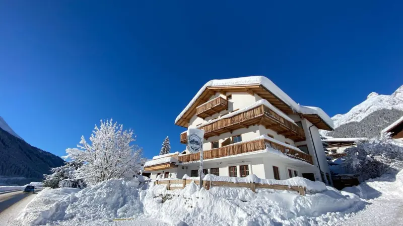 Ferienhaus mit Hund in Pettneu am Arlberg, Gemeinde Pettneu am Arlberg für max. 26 Personen Ferienhaus mit Hund in Pettneu am Arlberg, Gemeinde Pettneu am Arlberg für max. 26 Personen