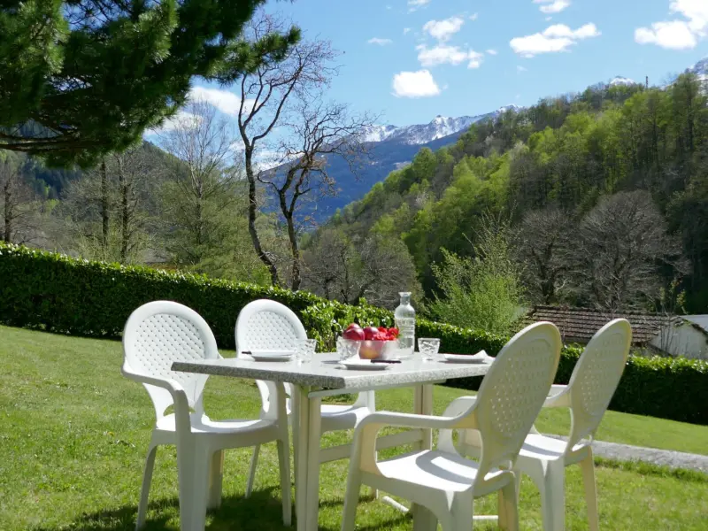 Ferienwohnung mit Hund in Blenio, Leontica für max. 4 Personen Ferienwohnung mit Hund in Blenio, Leontica für max. 4 Personen