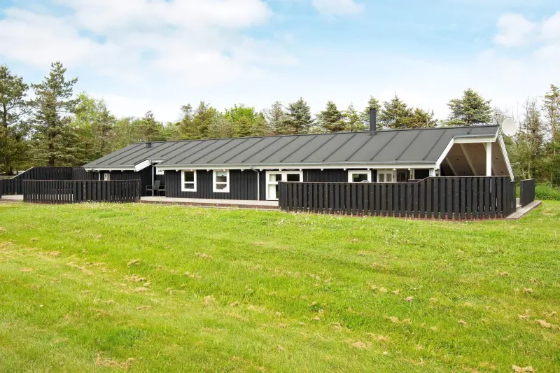 Ferienhaus mit Hund in Bratten Strand fuer max. 9 Personen