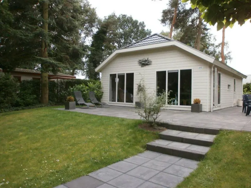 Chalet mit 2 Schlafzimmern und Terrasse