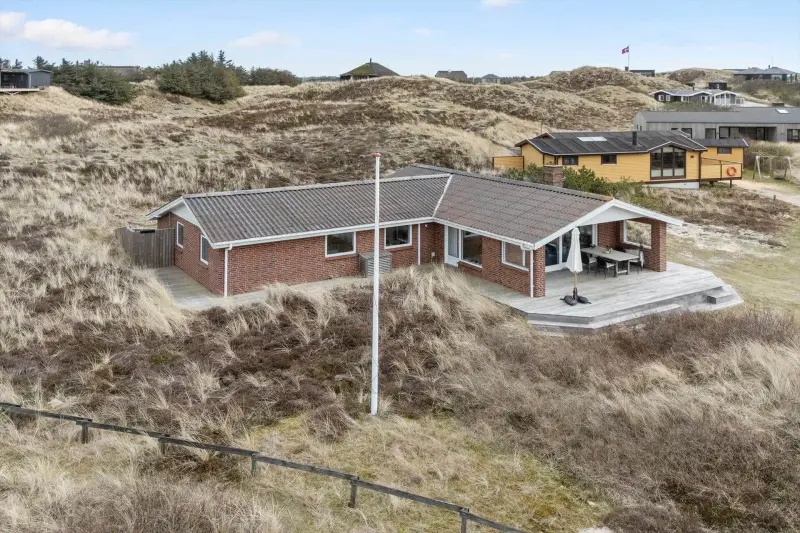 Ferienhaus mit Hund in Houvig Strand fuer max. 5 Personen