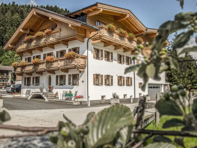 Ferienwohnung mit Hund in Fügen, Gemeinde Strass im Zillertal für max. 4 Personen Ferienwohnung mit Hund in Fügen, Gemeinde Strass im Zillertal für max. 4 Personen