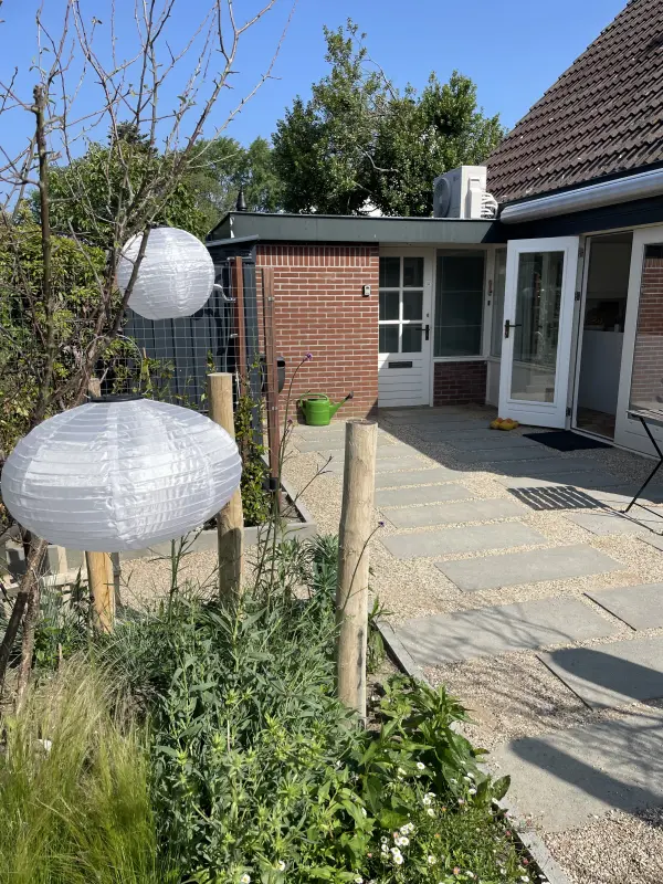 Familienfreundlicher charmanter Bungalow mit Grill, Garten und Terrasse | Gartenblick | Strand in der Nähe | Perfekt für die Arbeit von Zuhause | Haustierfreundlich