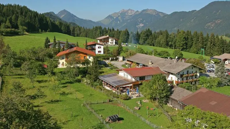 Ferienhaus mit Hund in Mitterland, Thiersee für max. 15 Personen Ferienhaus mit Hund in Mitterland, Thiersee für max. 15 Personen