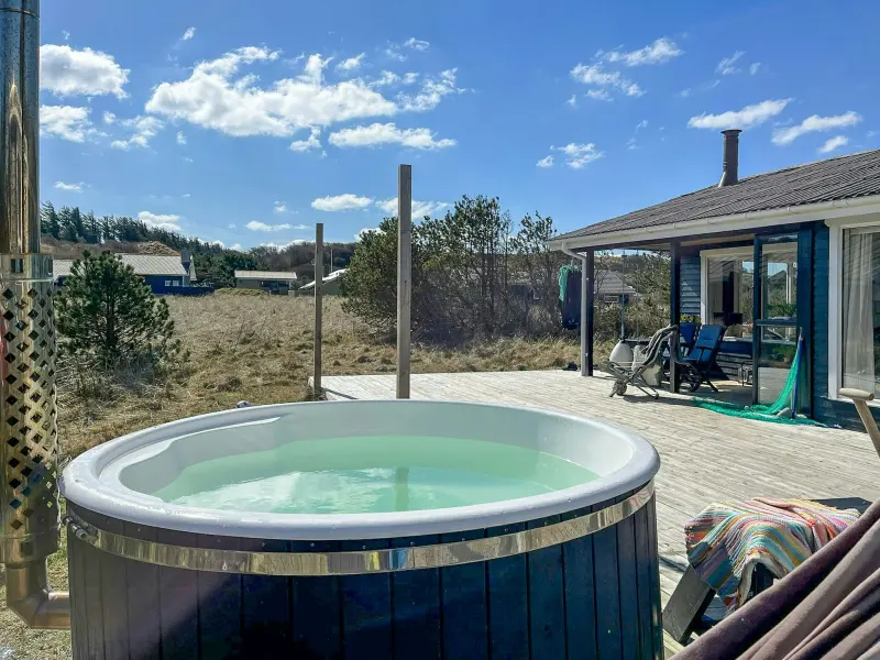 Sommerhus med vildmarksbad ved Lønstrup strand