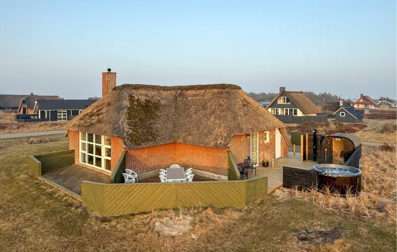 Ferienhaus mit Hund in Vrist Strand fuer max. 8 Personen