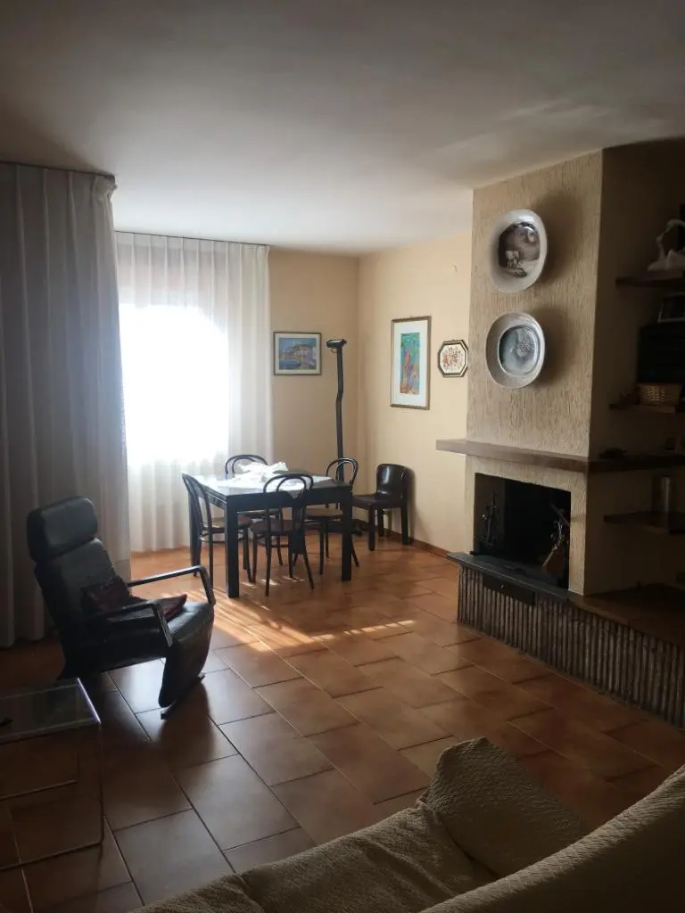 120 M² Huoneisto ∙ 3 Makuuhuonetta ∙ 6 Vierasta - Foligno