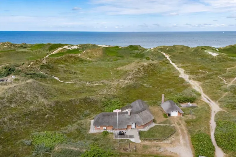 Ferienhaus mit Hund in Houvig Strand fuer max. 8 Personen