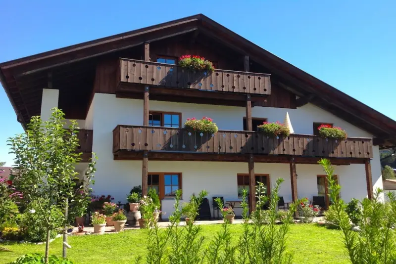 Ferienhaus mit Hund in Krün für max. 5 Personen Ferienhaus mit Hund in Krün für max. 5 Personen