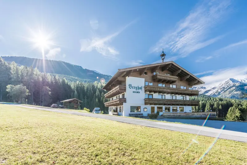 Ferienhaus mit Hund in Hollersbach im Pinzgau für max. 15 Personen Ferienhaus mit Hund in Hollersbach im Pinzgau für max. 15 Personen