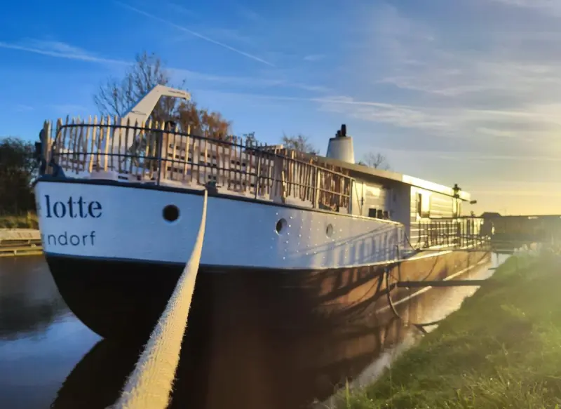 Hausboot Otterndorfer Schleuse