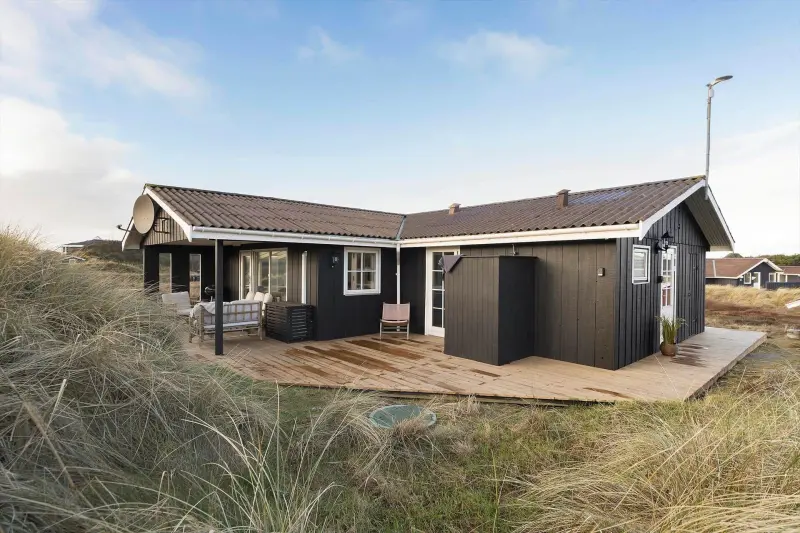 Ferienhaus mit Hund in Houvig Strand fuer max. 6 Personen