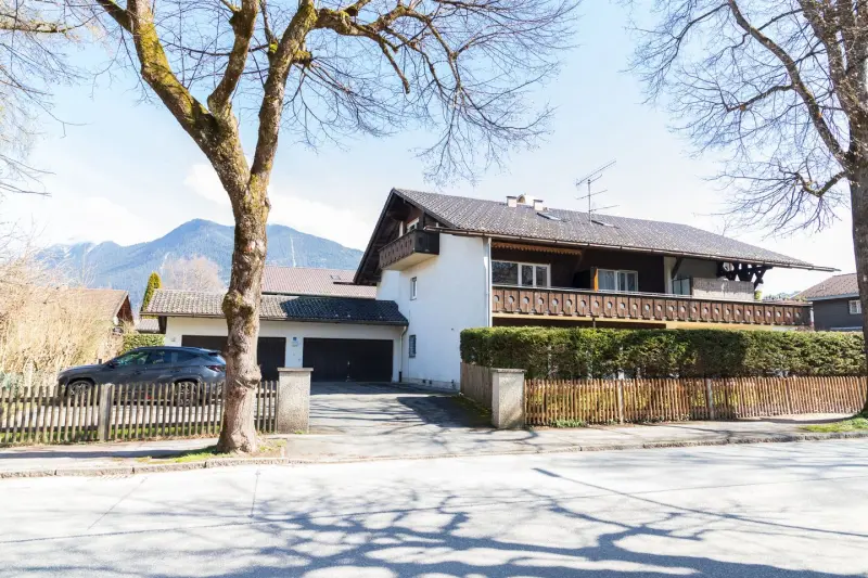 Ferienwohnung mit Hund in Garmisch-Partenkirchen für max. 4 Personen Ferienwohnung mit Hund in Garmisch-Partenkirchen für max. 4 Personen