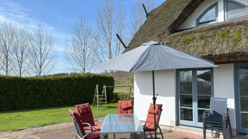 Ferienhaus mit Terrasse und Garten | Seeblick