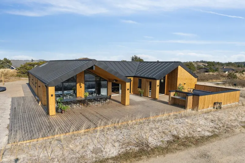 Ferienhaus mit Hund in Henne Strand fuer max. 16 Personen