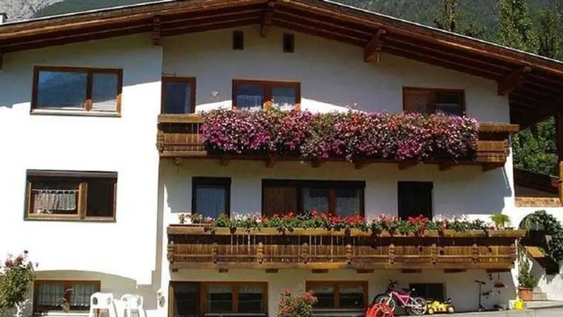 Ferienwohnung  Zams