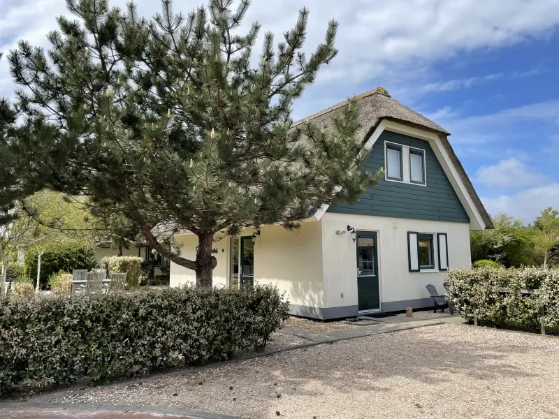 Bungalow mit Terrasse und Garten