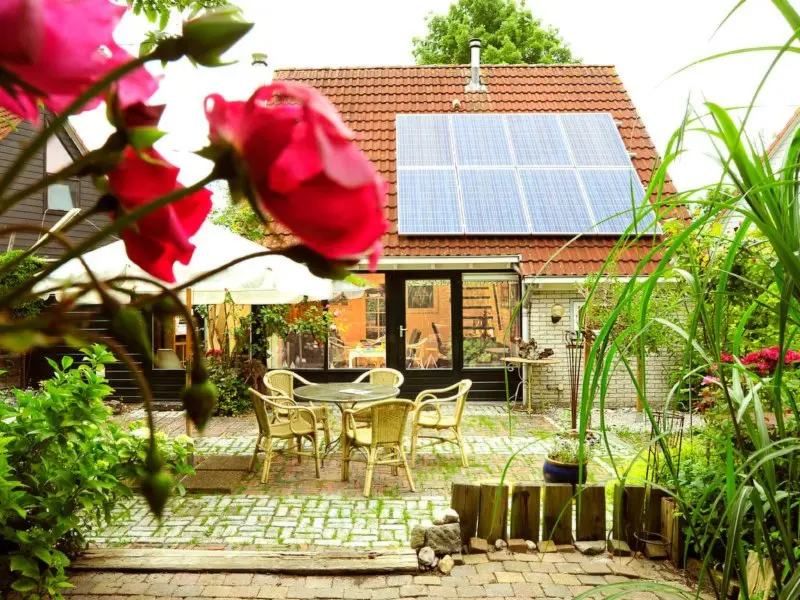 Ferienhaus mit Terrasse und Garten