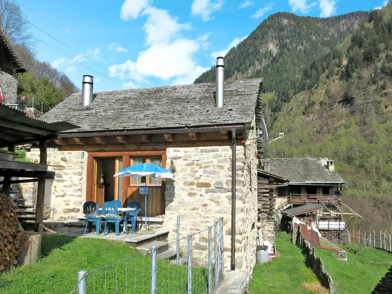 Ferienhaus mit Hund in Malvaglia, Tessin für max. 4 Personen Ferienhaus mit Hund in Malvaglia, Tessin für max. 4 Personen