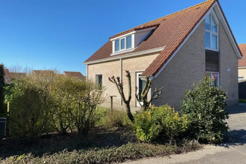 Ferienhaus mit Terrasse, Garten und Pool